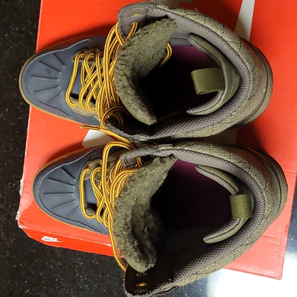 Nike Dunk Sky High SneakerBoot - Picture 8 of 12